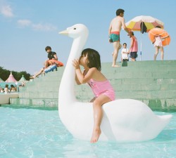 新时代娱乐的全球化:文化交流与碰撞的机遇